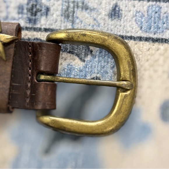 Guess USA Embossed Studded Stars Leather Belt Small - Picture 6 of 9